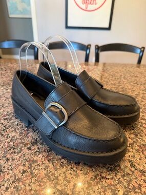 Born Contessa Platfrom Loafer Buckle Women's Black Leather Casual Shoe Size 8